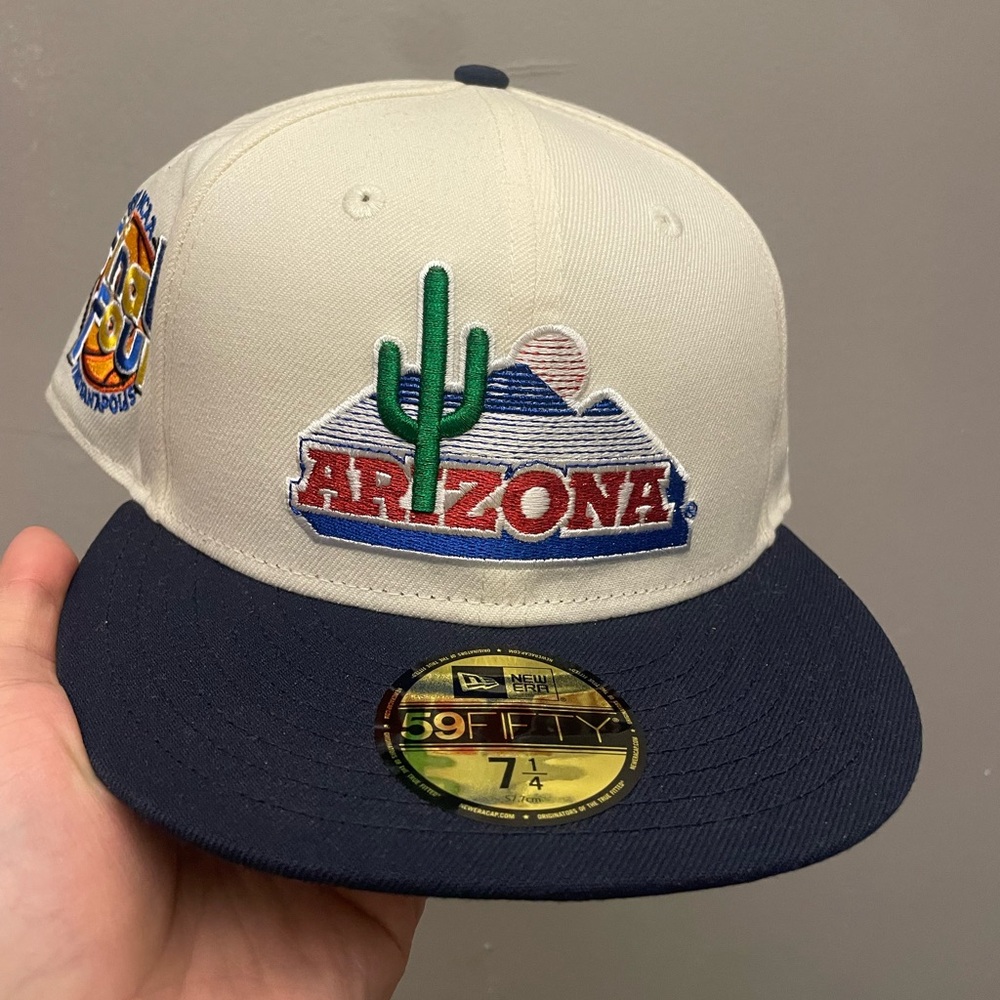 Hat club Arizona wild cats university of Arizona 1997 final four patch 7 1/4